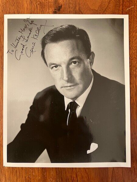 EXCEPTIONAL VINTAGE 8x10 INSCRIBED SIGNED PHOTO BY LEGENDARY ACTOR GENE KELLY