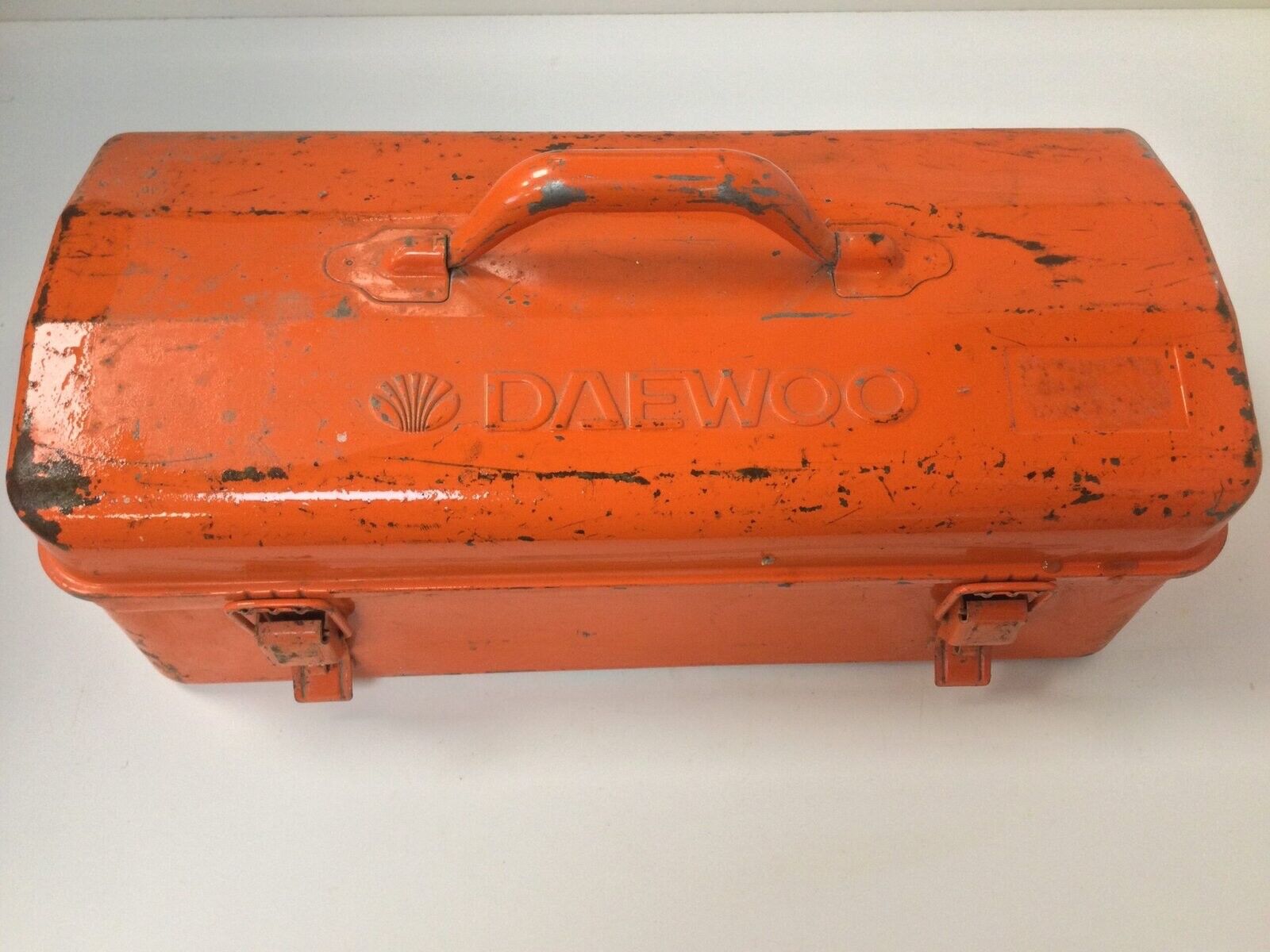 vintage DAEWOO Metal Tool Box (30607)