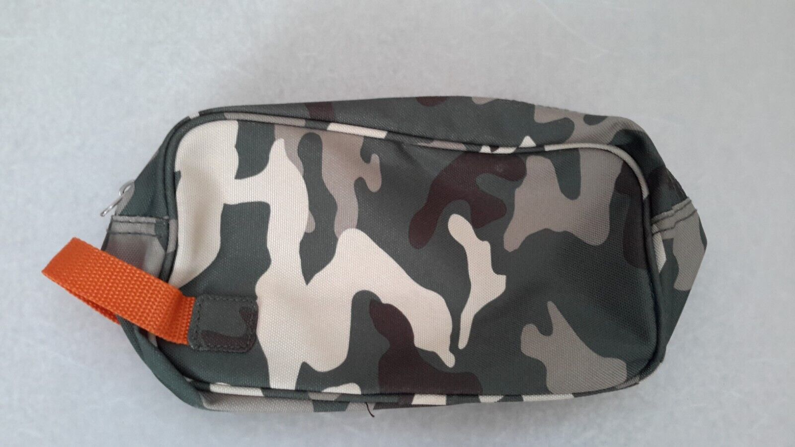Old Navy Camouflage Zippered Pouch With Handle 9\