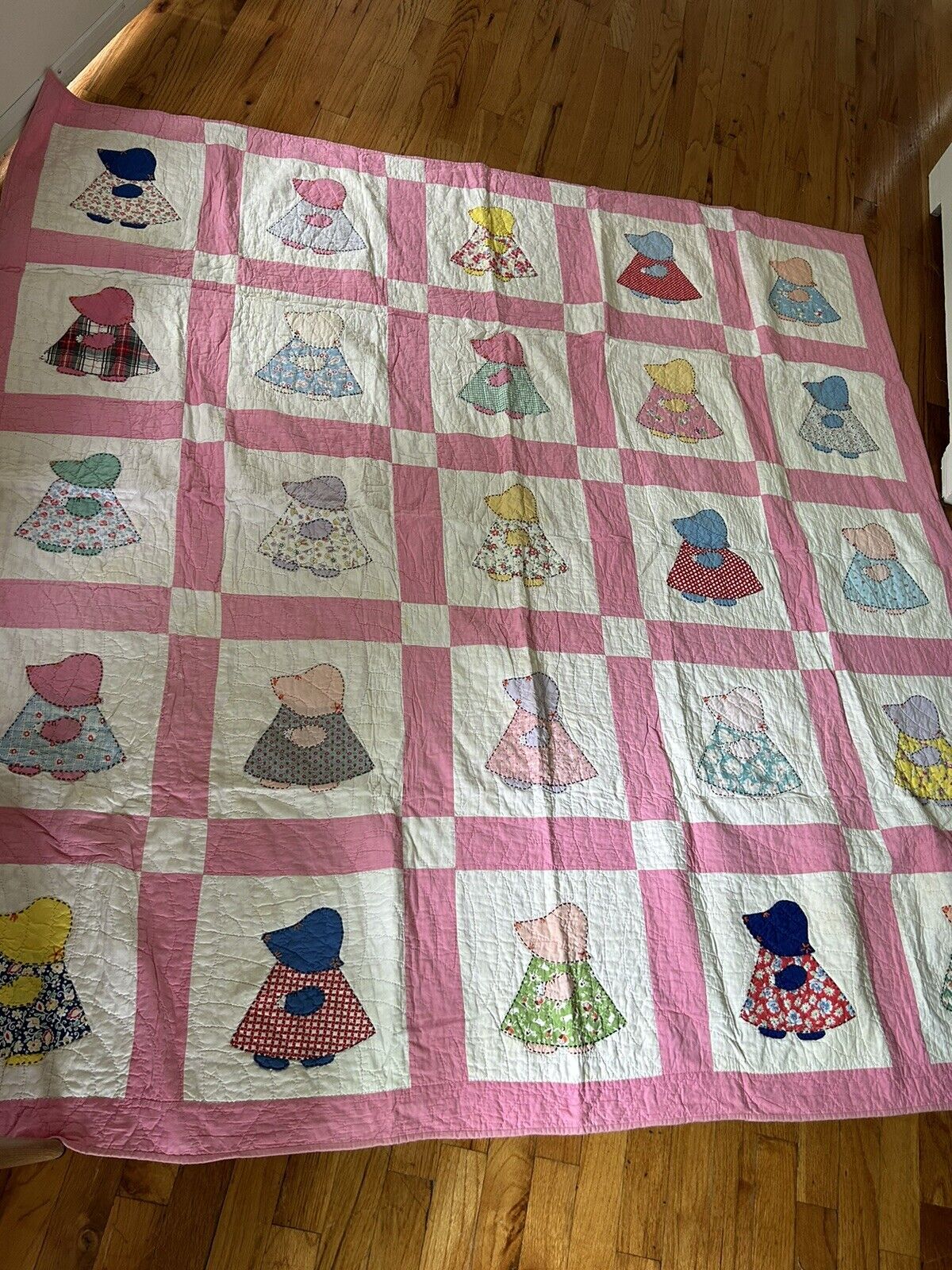 Vintage Pink  Sunbonnet Sue Feedsack And Embroidery Quilt Hand Quilting Pink