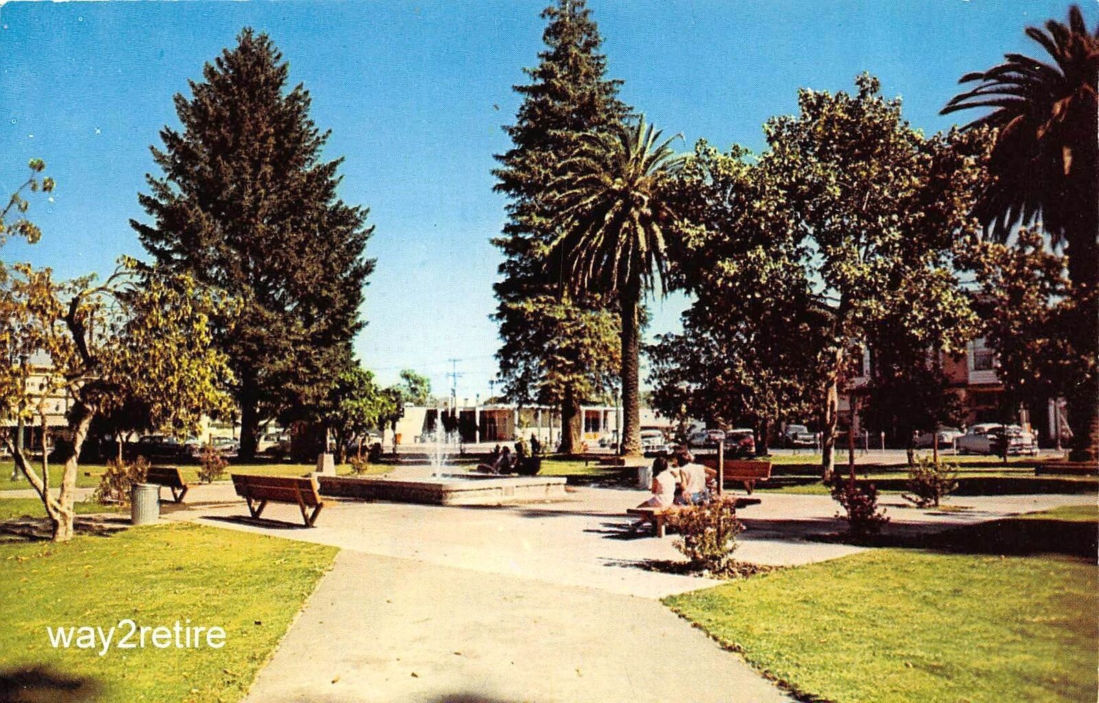 Postcard CA Healdsburg Plaza Sandborn Memorial Fountain California 1950s