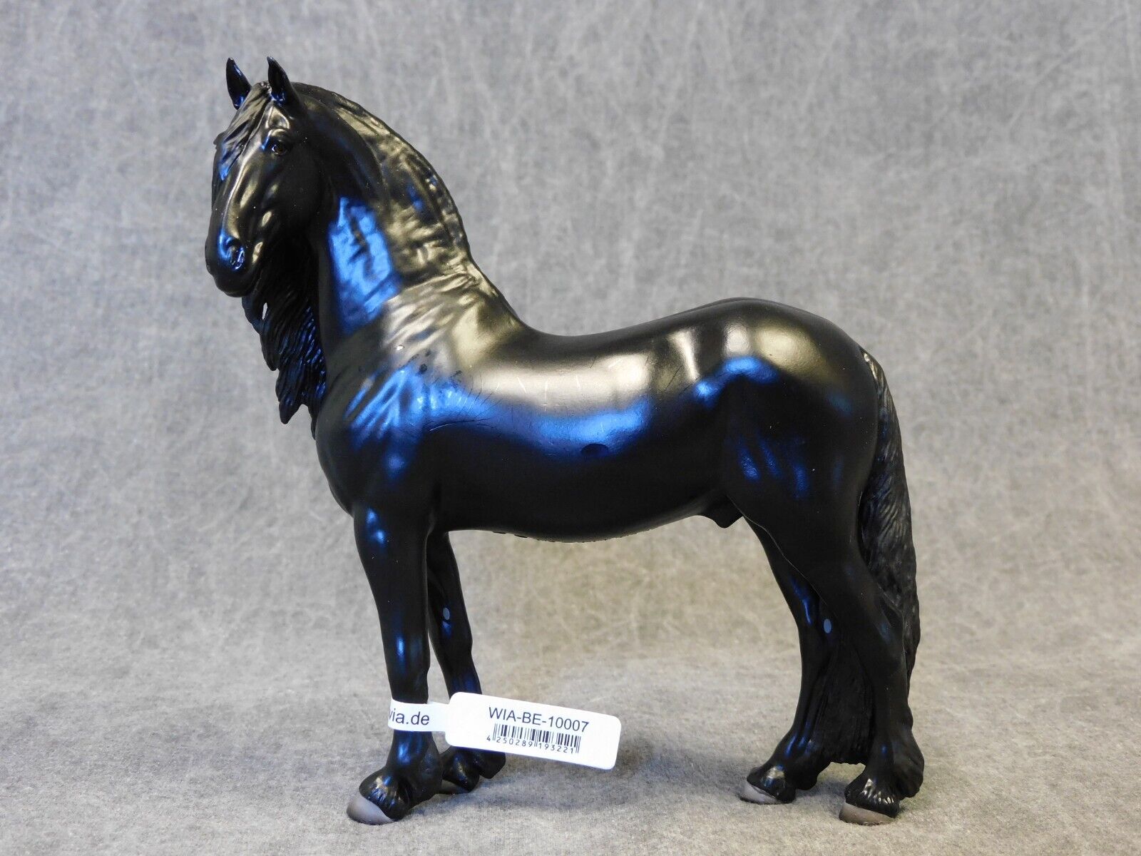 WIA NEW * Niklas Black Friesian Stallion * Eberl 1:18 Scale Model Horse