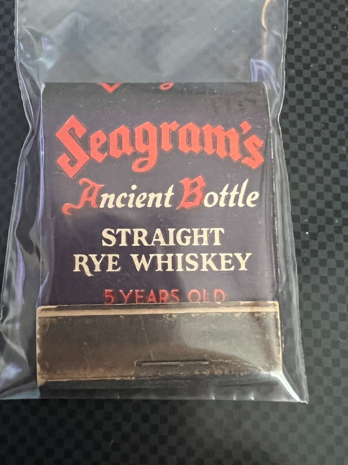 SEAGRAM\'S ANCIENT BOTTLE STRAIGHT RY WHISKEY MATCHBOOK - UNSTRUCK
