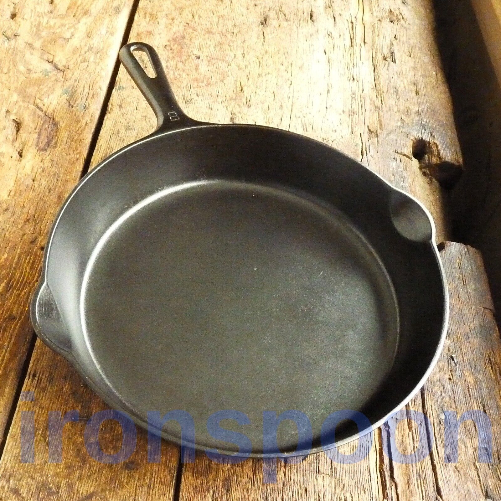 Vintage GRISWOLD Cast Iron SKILLET Frying Pan # 8 SMALL BLOCK LOGO - Ironspoon