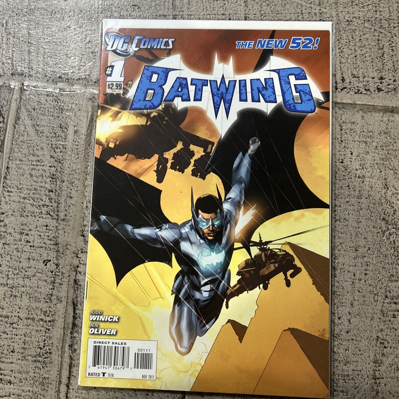 Batwing #1  DC Comics New 52 2011 First Print