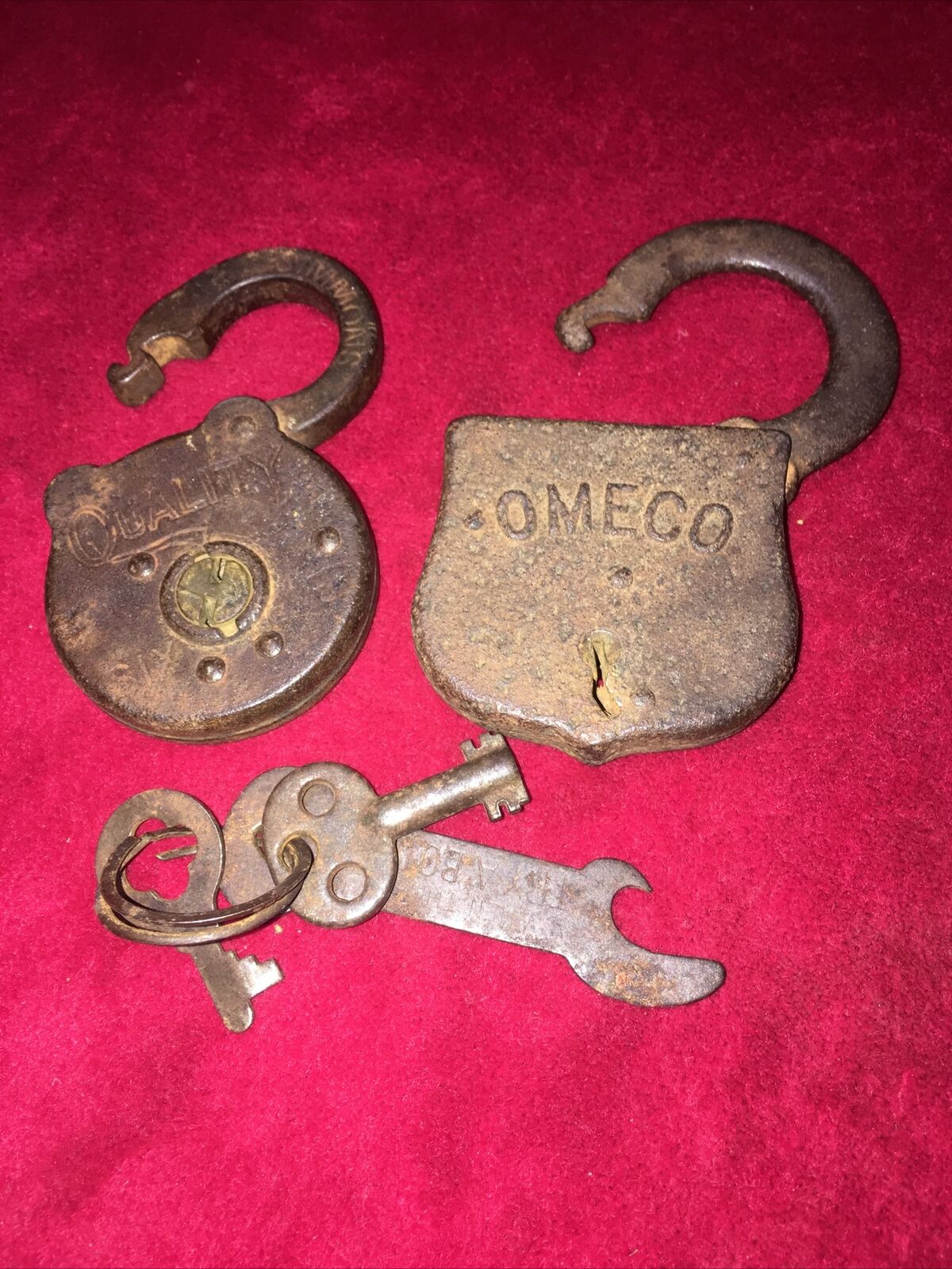 antique padlocks with Keys NOT WORKING