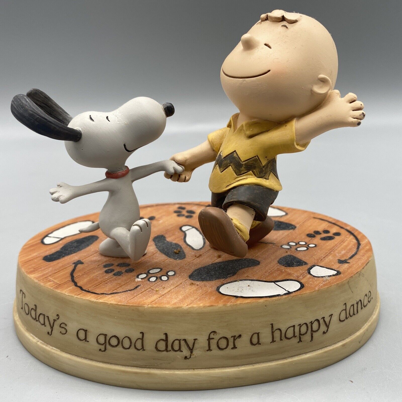 Hallmark Peanuts figurine “Today’s a good day for a happy dance” 2017 snoopy