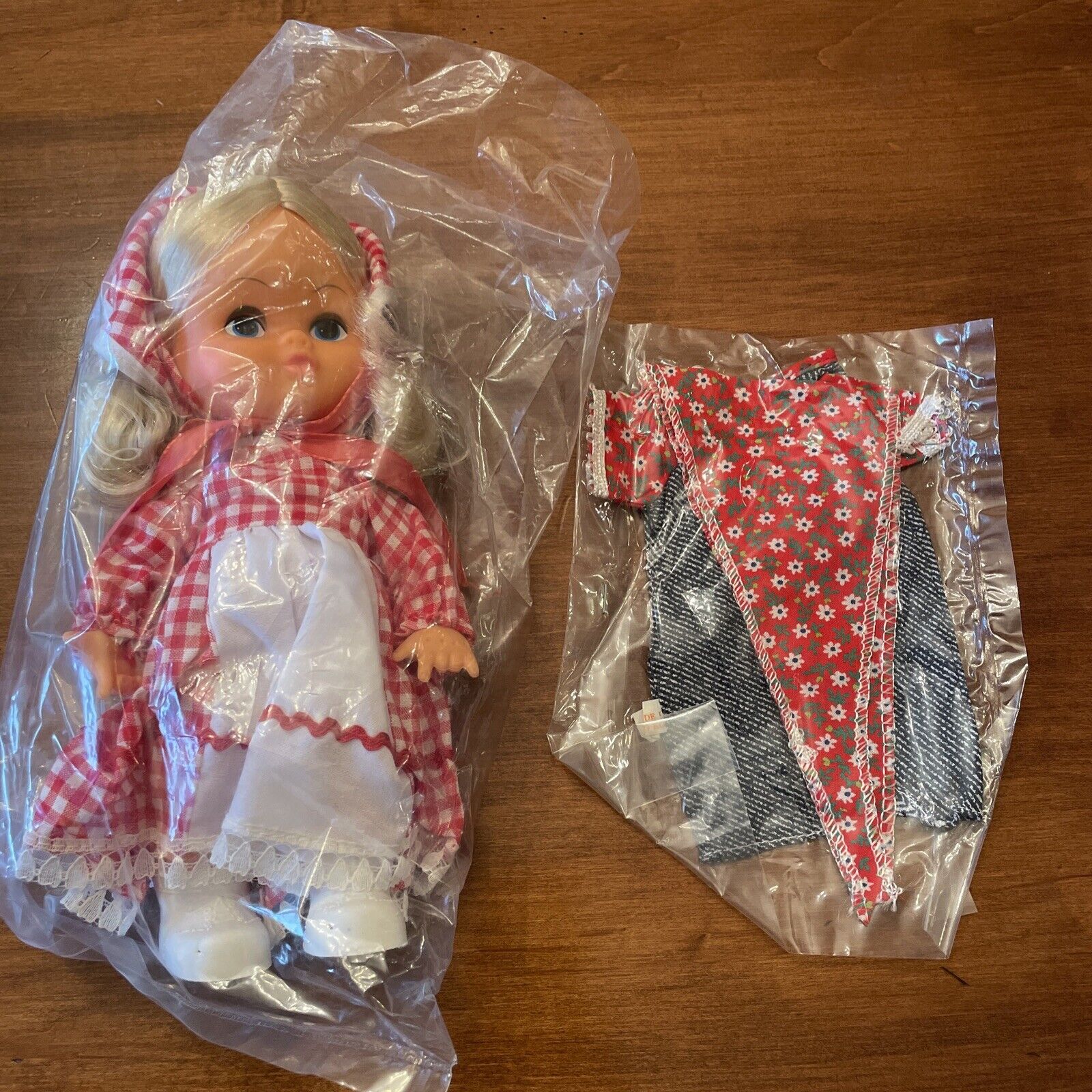 NIB Vtg Kellogg's Sweetheart of the Corn Doll with Extra Outfit Red Checks, 1979