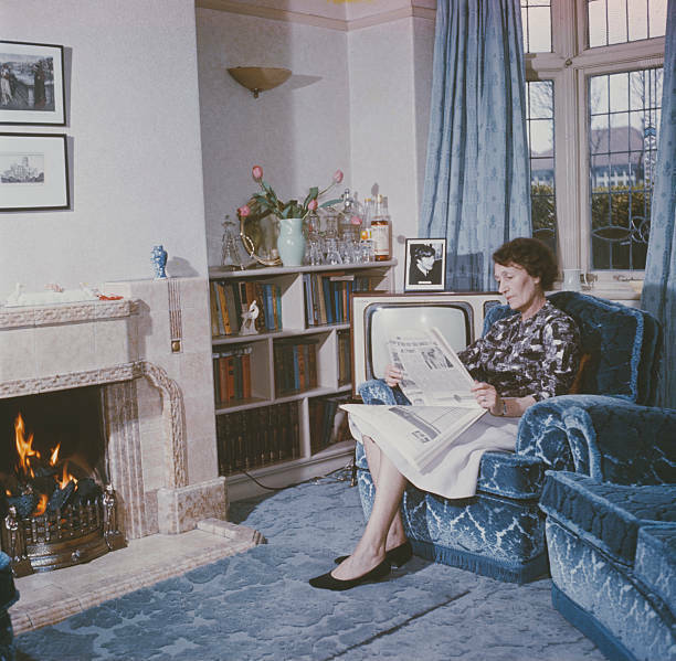John Lennon's Aunt Mimi Smith Sitting Reading A Newspaper 1964 OLD PHOTO
