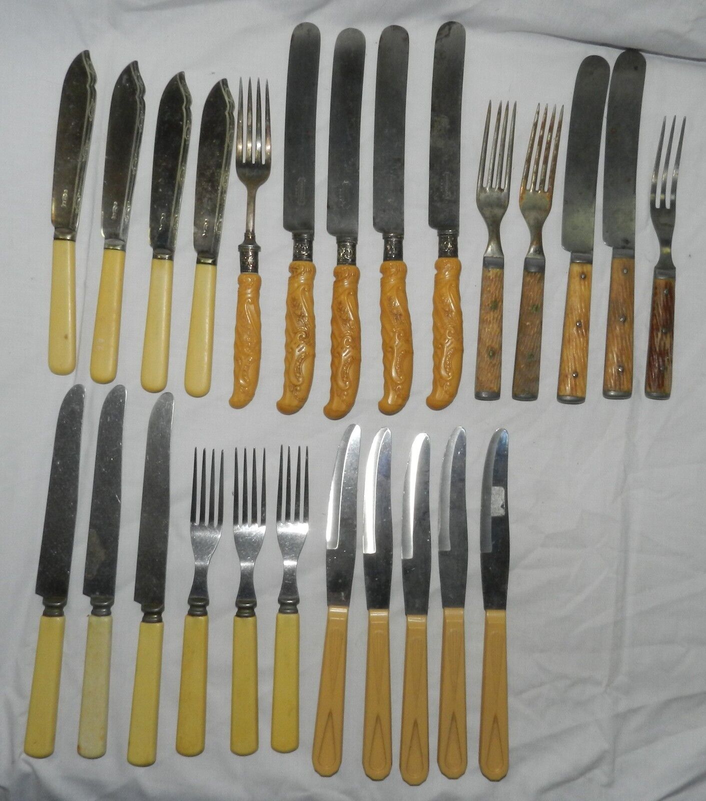 Lot of 25 Vintage pieces of Flatware  - Bone, Celluloid and other handles