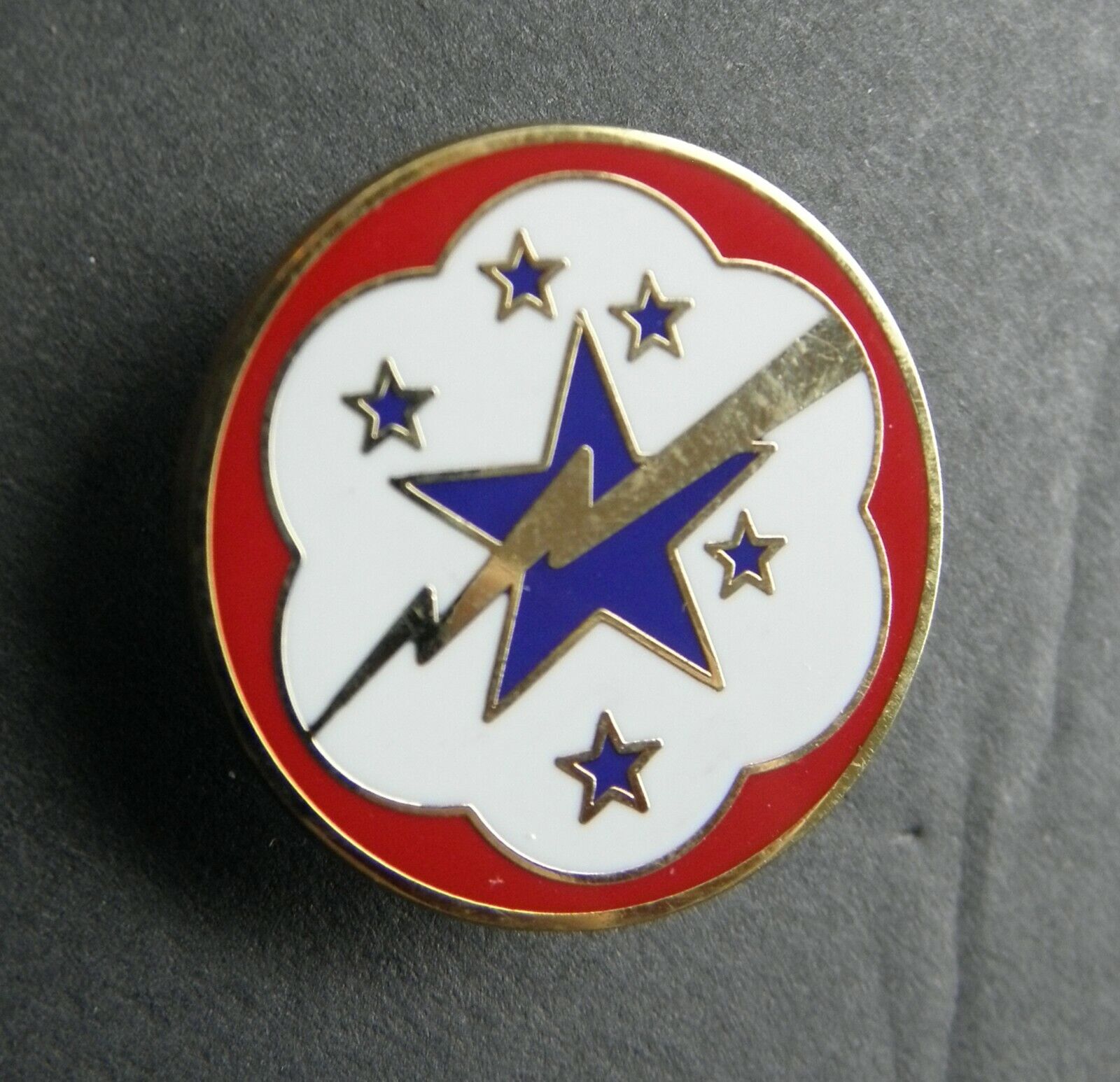 US ARMY WESTERN PACIFIC WWII LAPEL PIN BADGE 1 INCH
