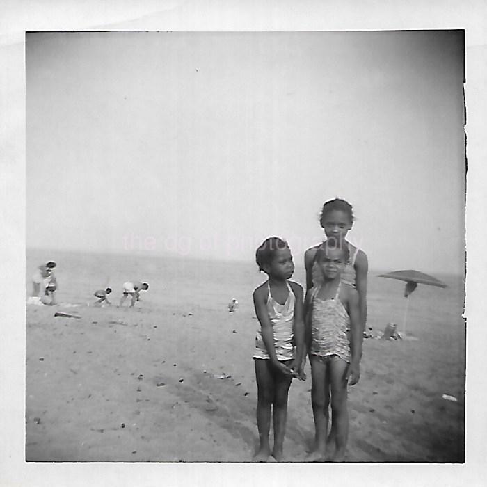 AMERICAN CHILDREN Vintage FOUND BLACK+WHITE PHOTOGRAPH Snapshot ORIGINAL 37 50 F