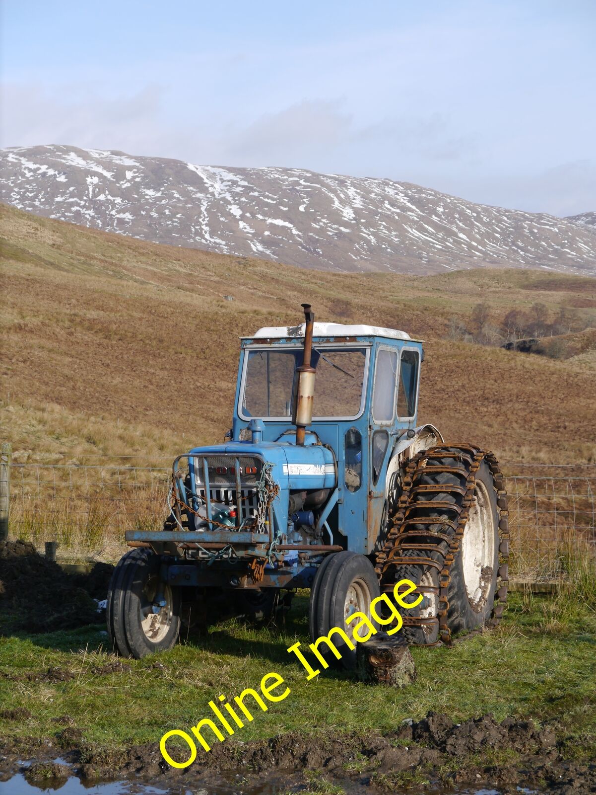 Photo 6x4 Ford 4000 Tractor At Braeleny Kilmahog A 1970s vintage tractor, c2013