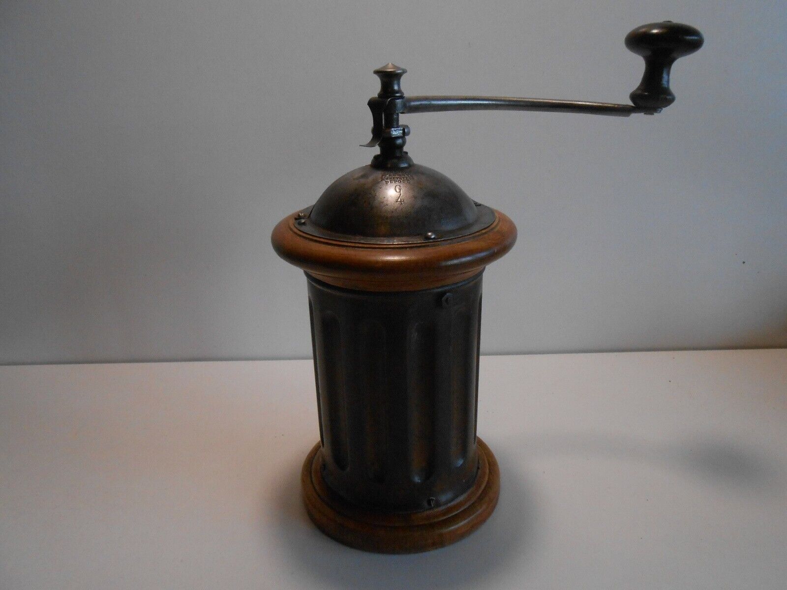 ANTIQUE VINTAGE PEUGEOT G4 CAFE MILL RARE / coffee grinder mill coffee grinder