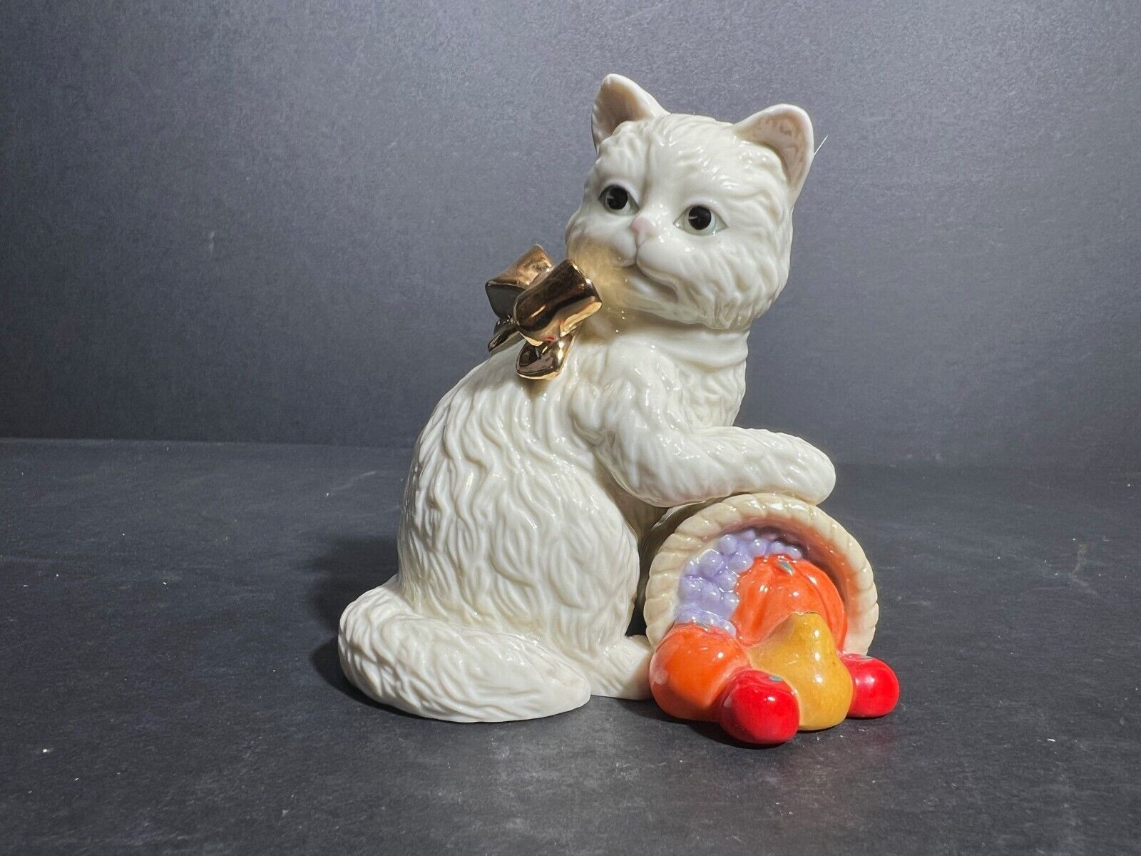Lenox 12 Months of Kitties Collection Porcelain Figurine Thanksgiving Gold Bow
