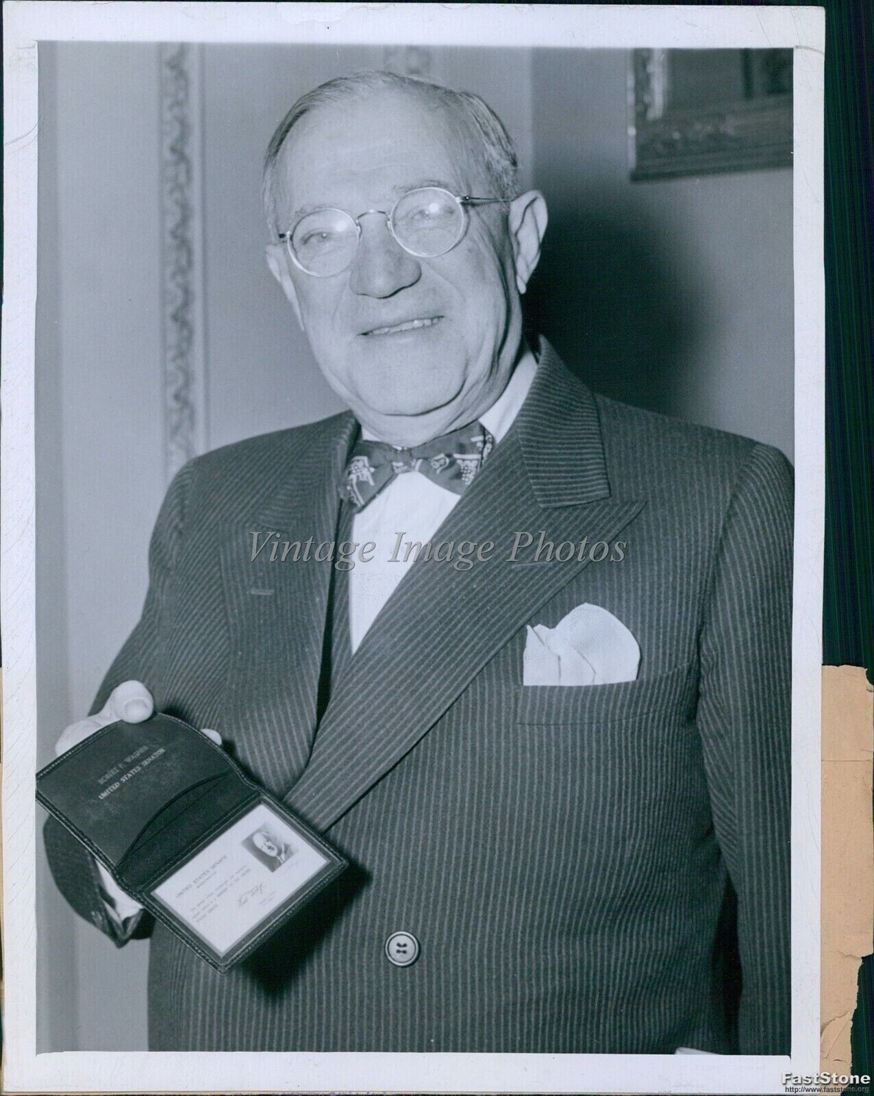 1943 Sen Robt F Wagner Displays New Id Card Wallets For Dc Politics Photo 6X8