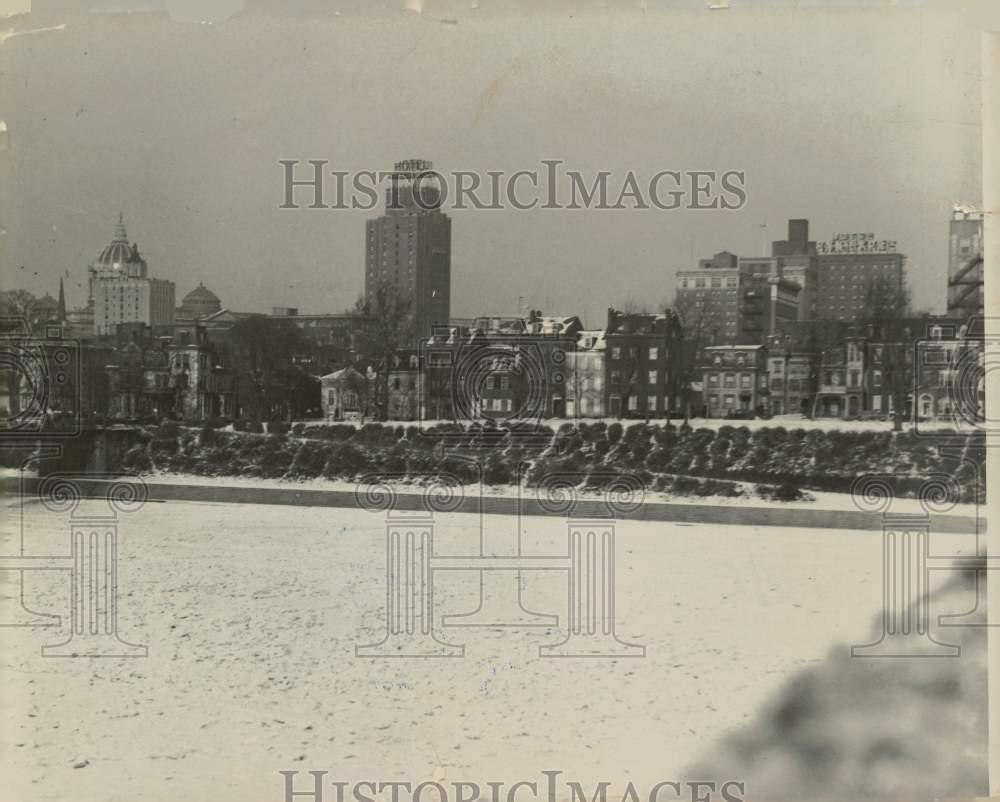 1932 Press Photo Downtown Harrisburg Skyline and River in Pennsylvania