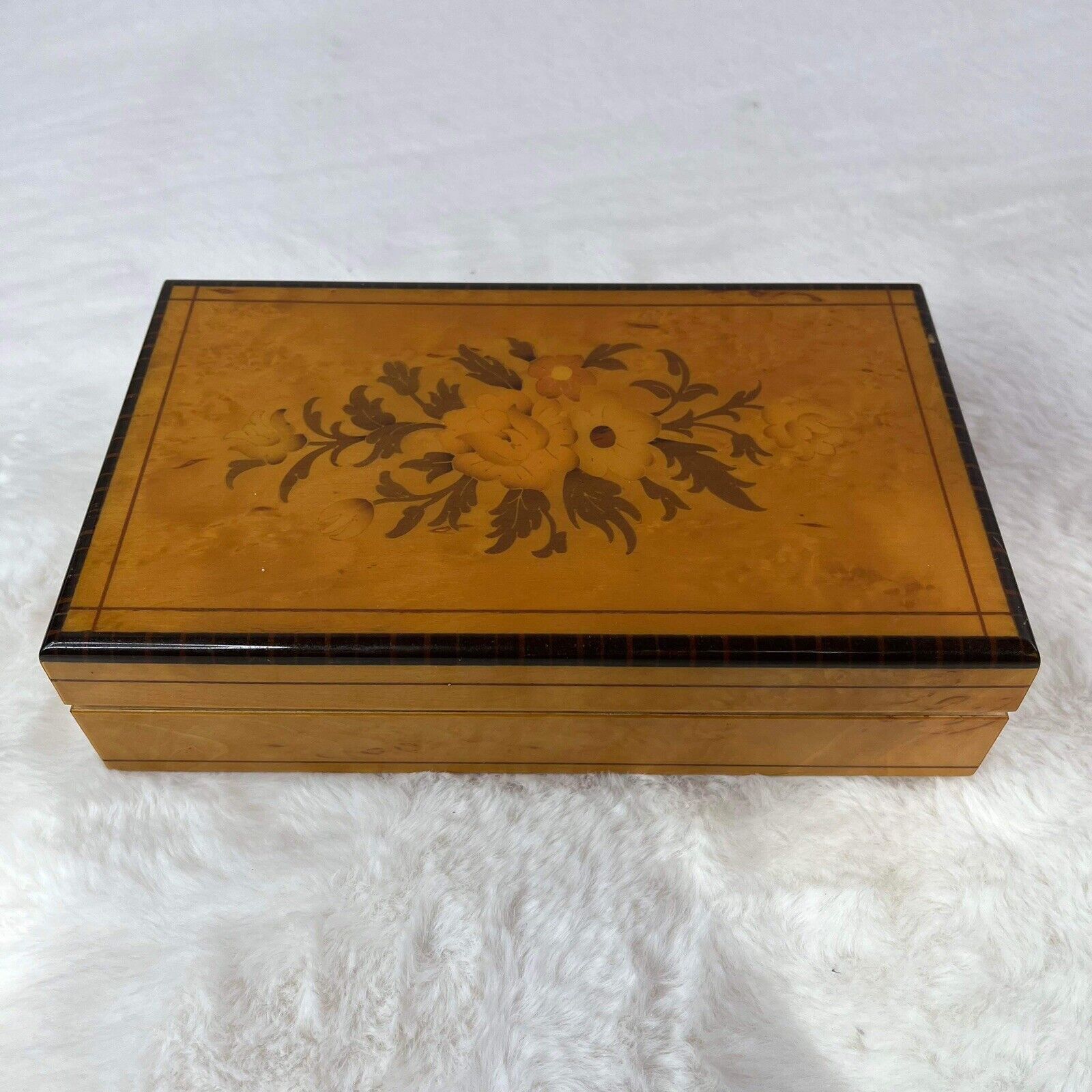 Vintage REUGE Floral Inlay Wood Music Box Edelweiss Made in Italy 