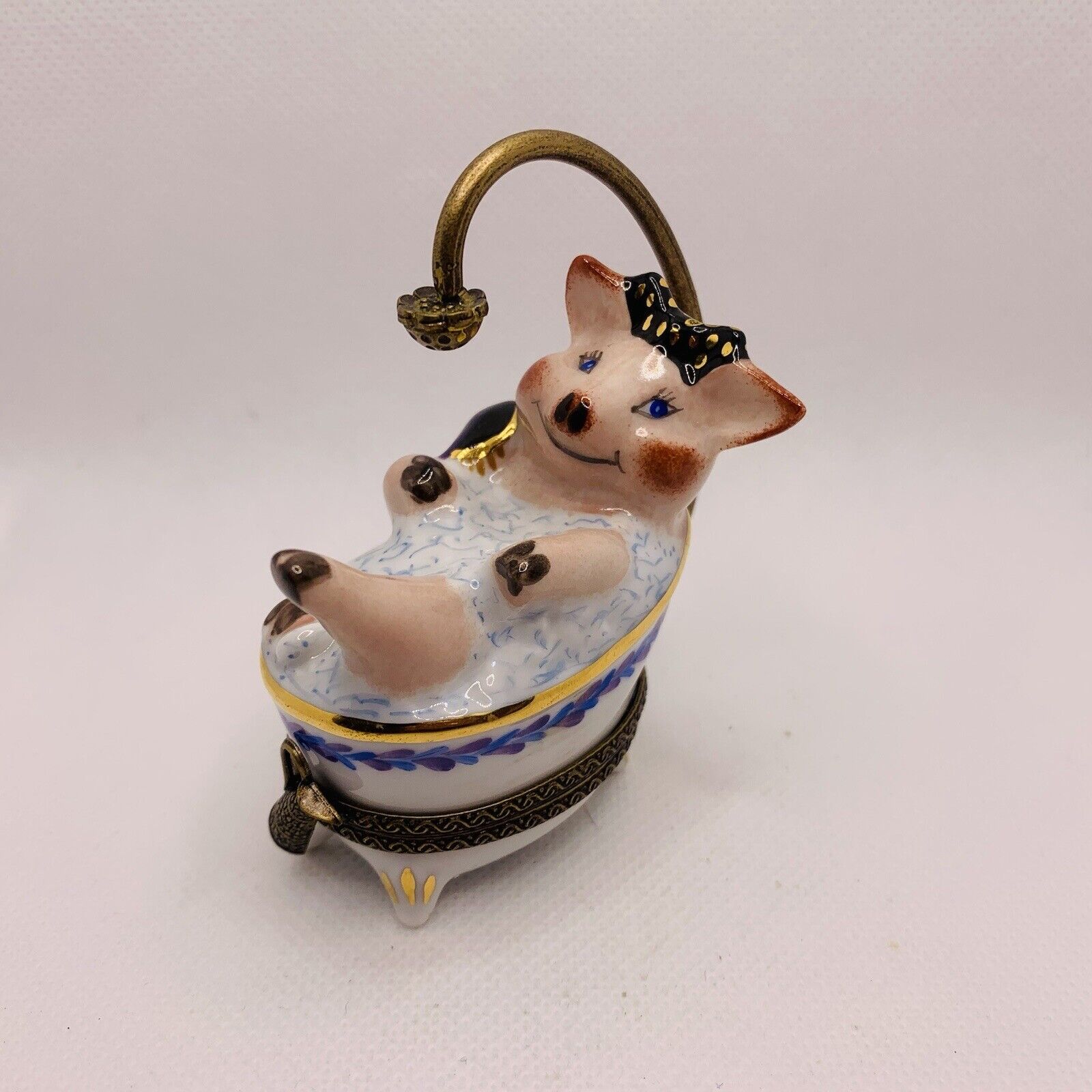 Piggy In A Bathtub ~ Limoges Trinket Box (1745)