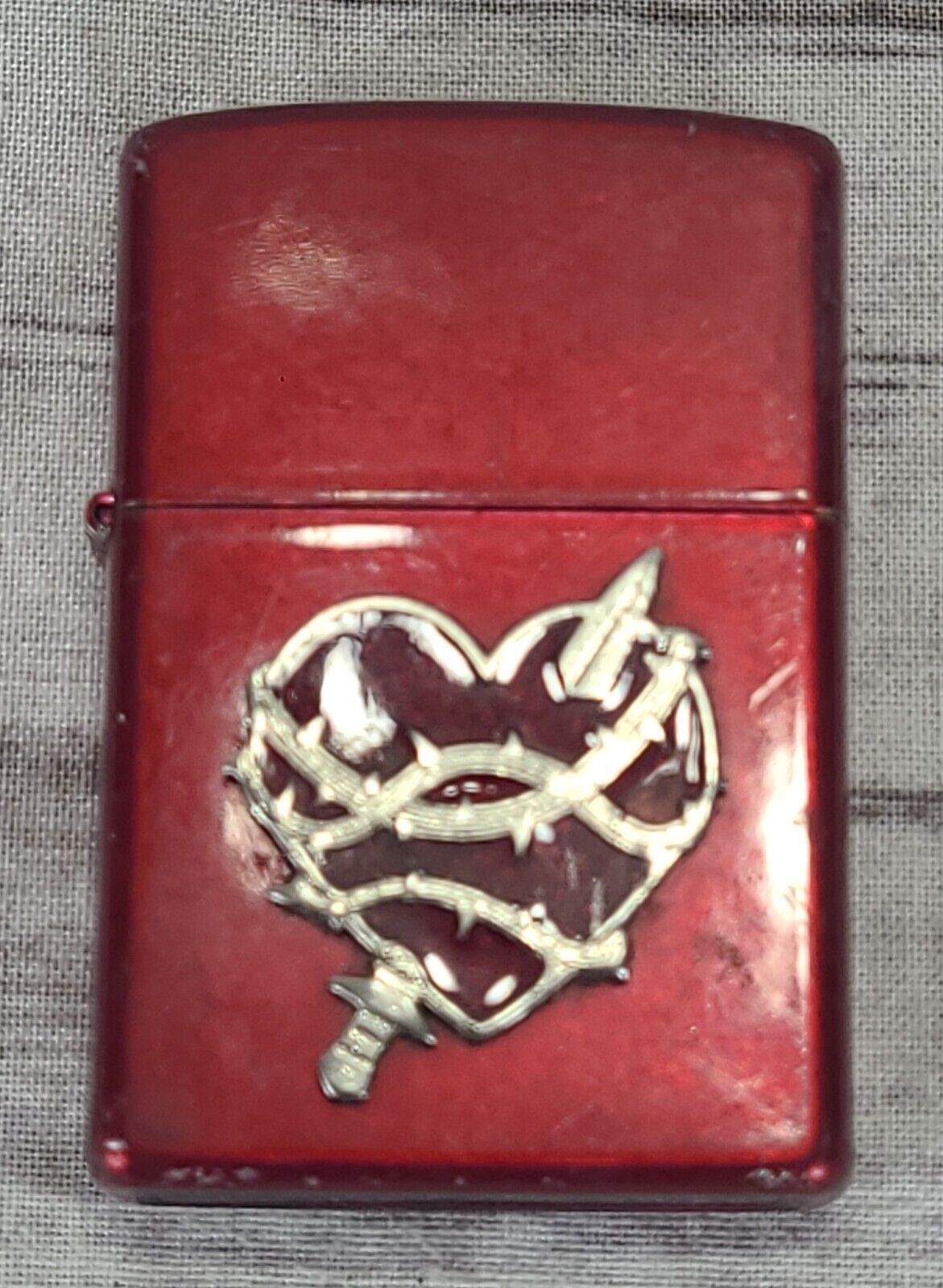 RARE Vintage 2007 Zippo Lighter Candy Apple Red Heart Attack Emblem