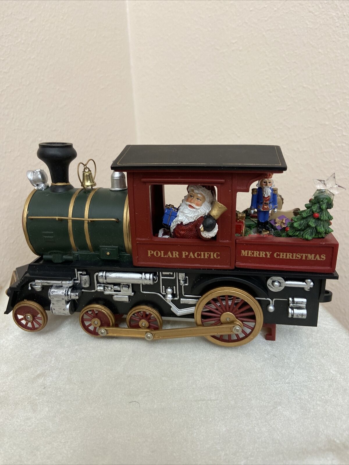 Santa\'s Polar Pacific Musical Christmas Train Engine W/Light and Movement.