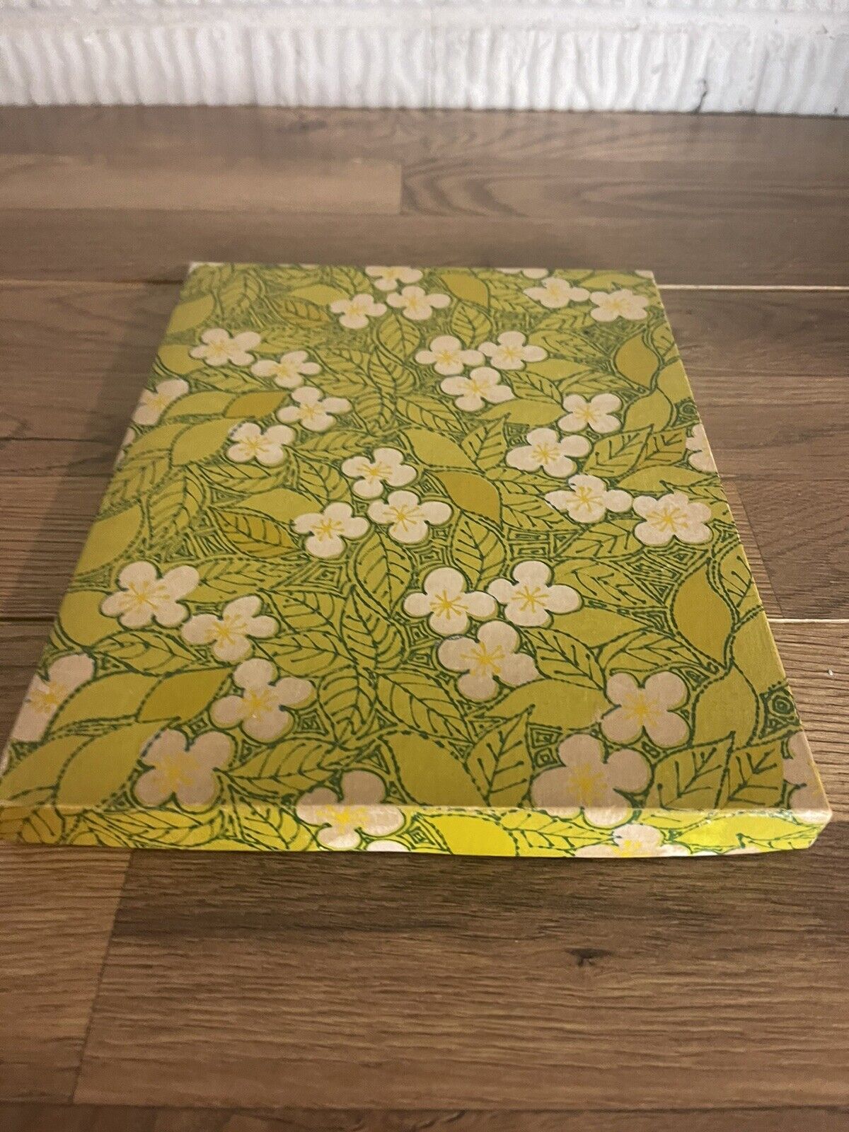 Vintage 1960/70 Flower Cardboard Box