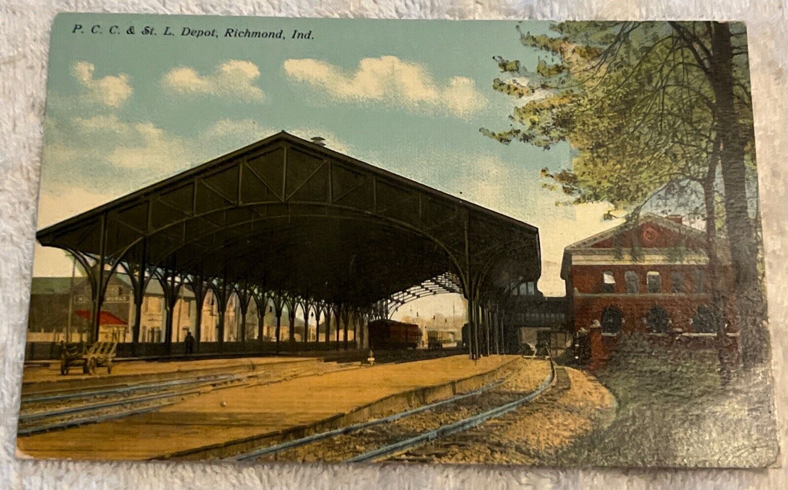 Old Postcard P. C. C. & St. Louis Railroad Depot In Richmond, Indiana. ￼