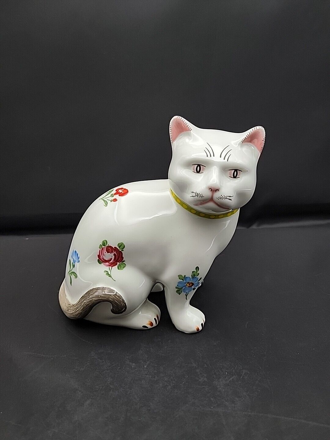 Metropolitan Museum of Art Ceramic Floral Painted Kitty Cat Figurine 5\