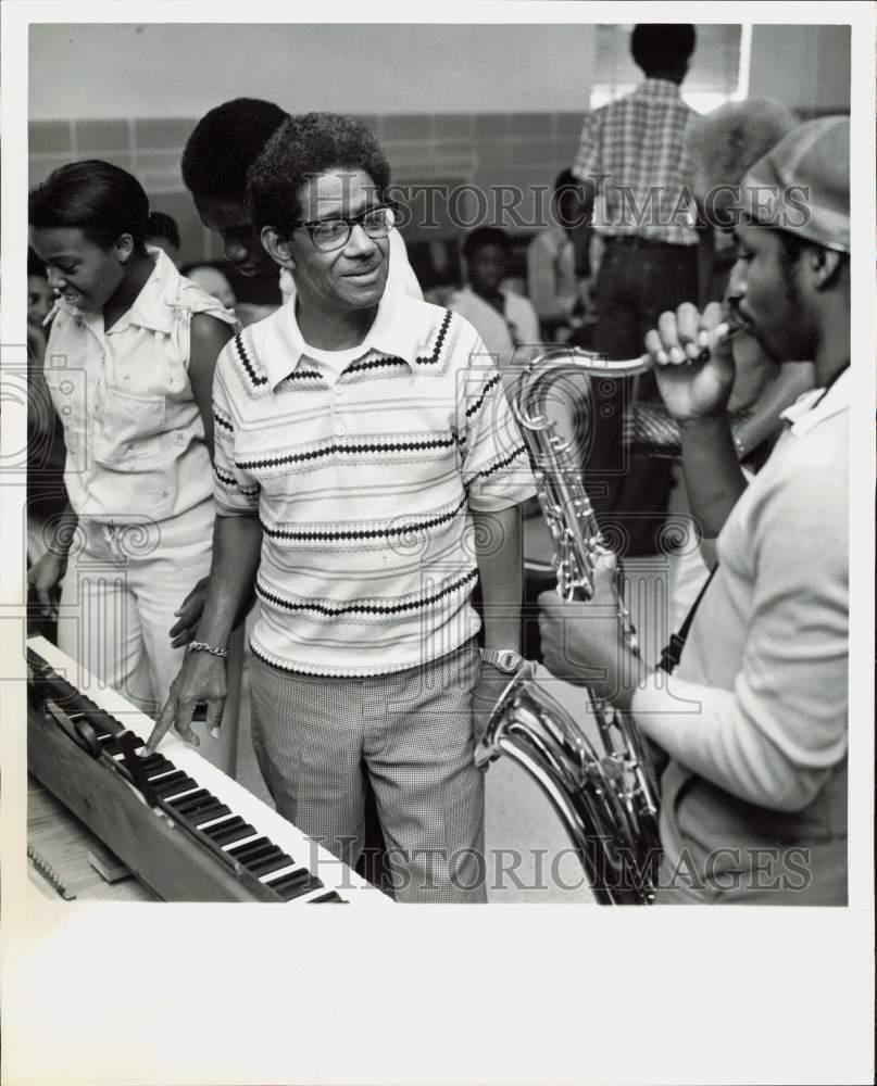 1978 Press Photo Conrad Johnson, Kashmere High School Stage Band Director