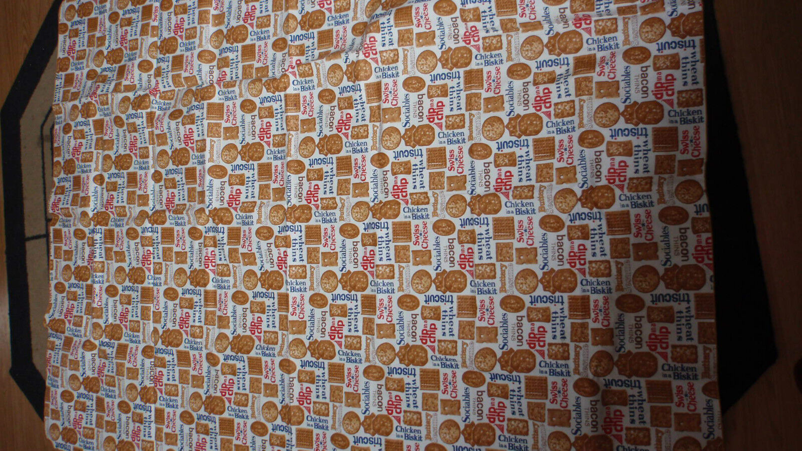 NABISCO CRACKERS ADVERTISING VINYL FLANNEL BACKED TABLECLOTH 52 X 70 