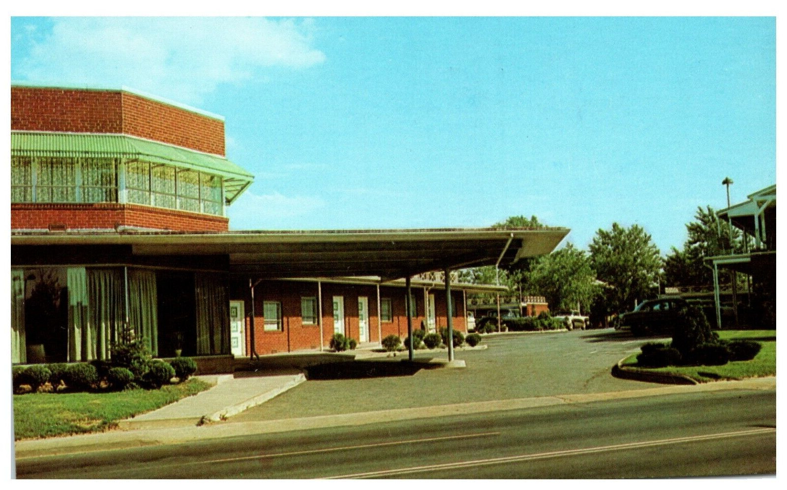 Arlington VA- Virginia Clarendon Hotel Court Drive-in Motel Advertising Postcard