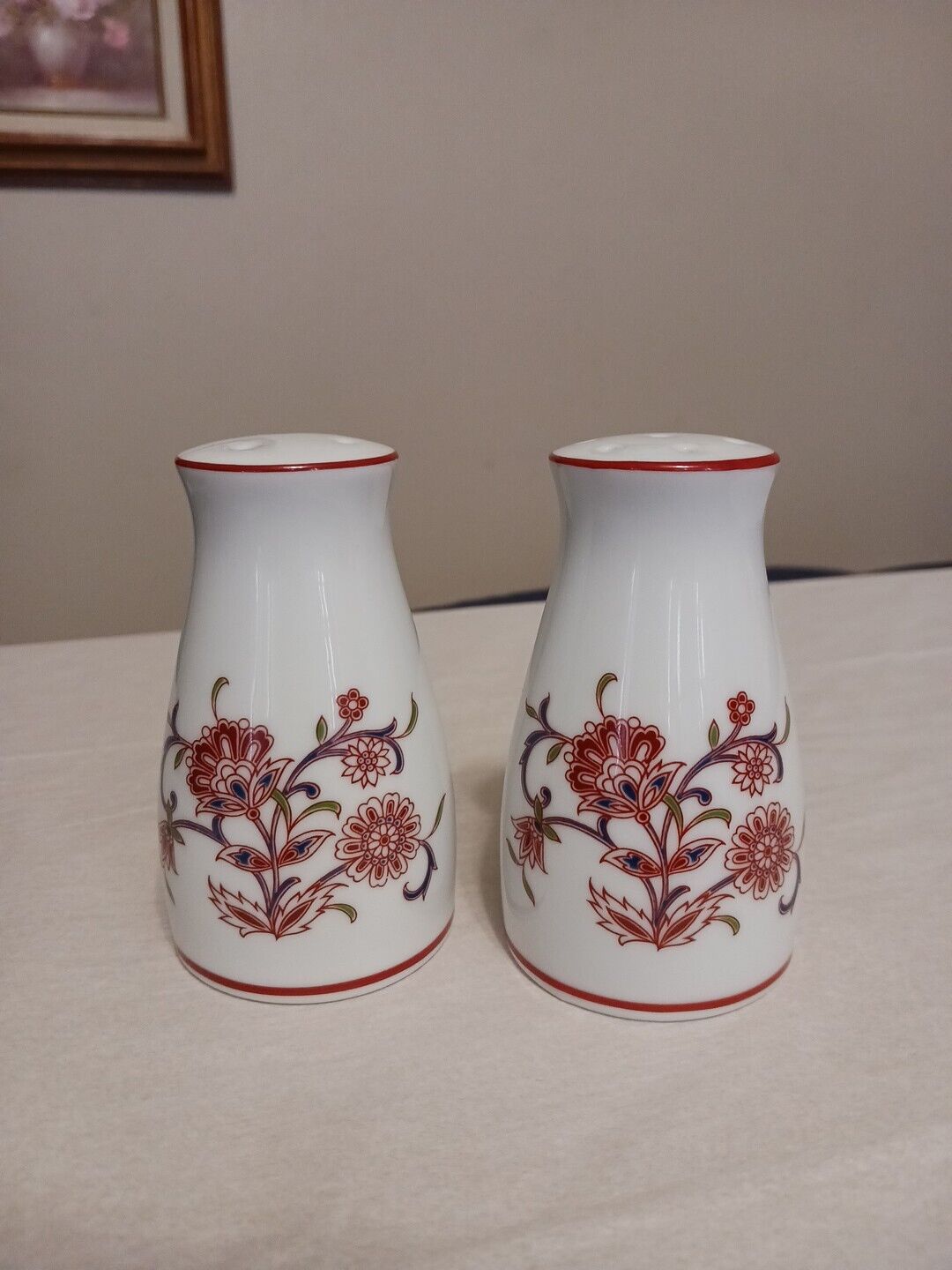 New Vintage Rare Noritake Porcelain Salt & Pepper Shakers Floral Asian Style. 