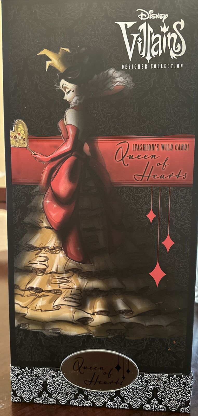 Disney Exclusive Designer Collection Doll Queen of Hearts 