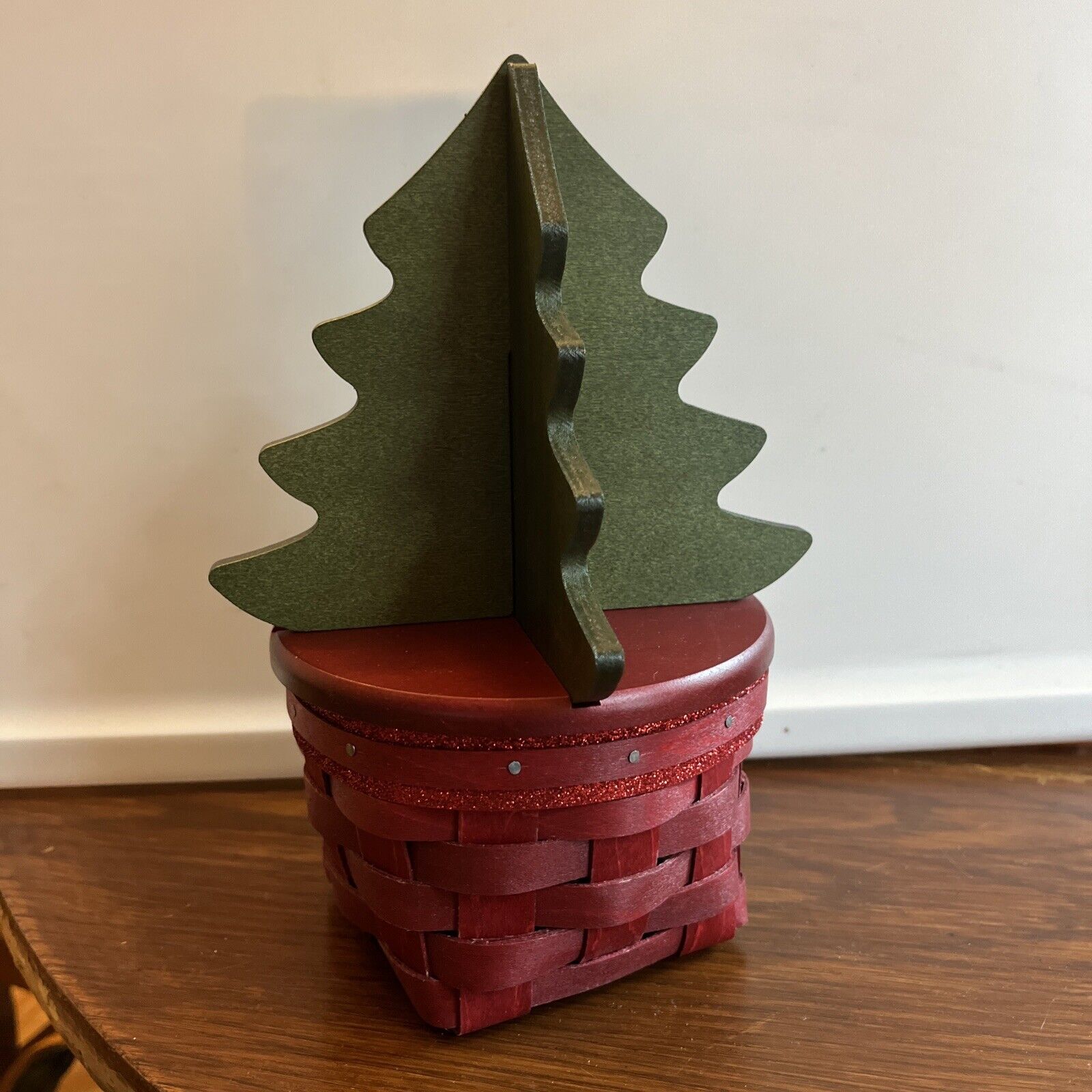 2013 Longaberger Holiday Helper Basket With 3D Woodcrafts Tree
