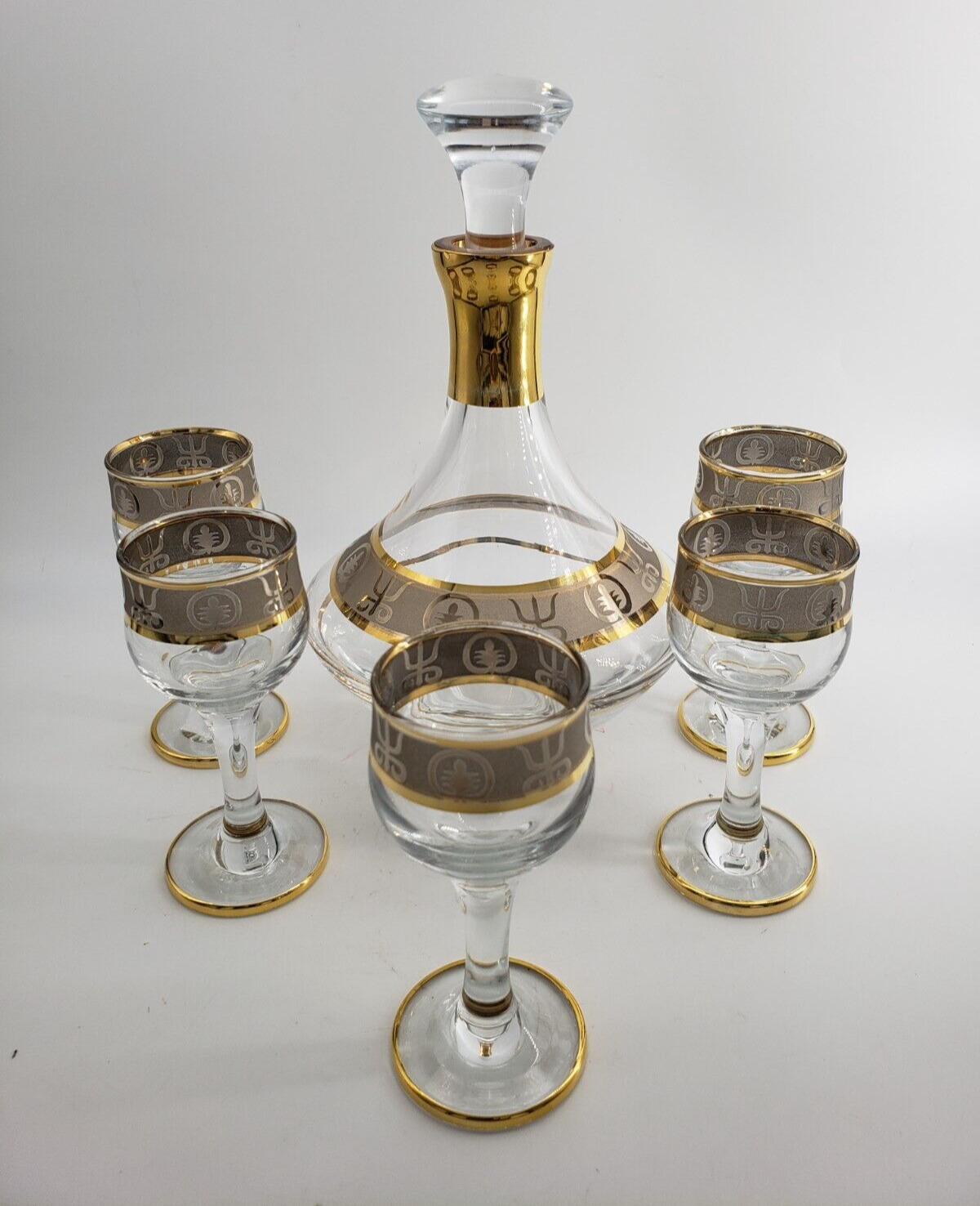 Vintage MCM Decanter and 5 Cordial Glasses Heavy Gold Culver ?