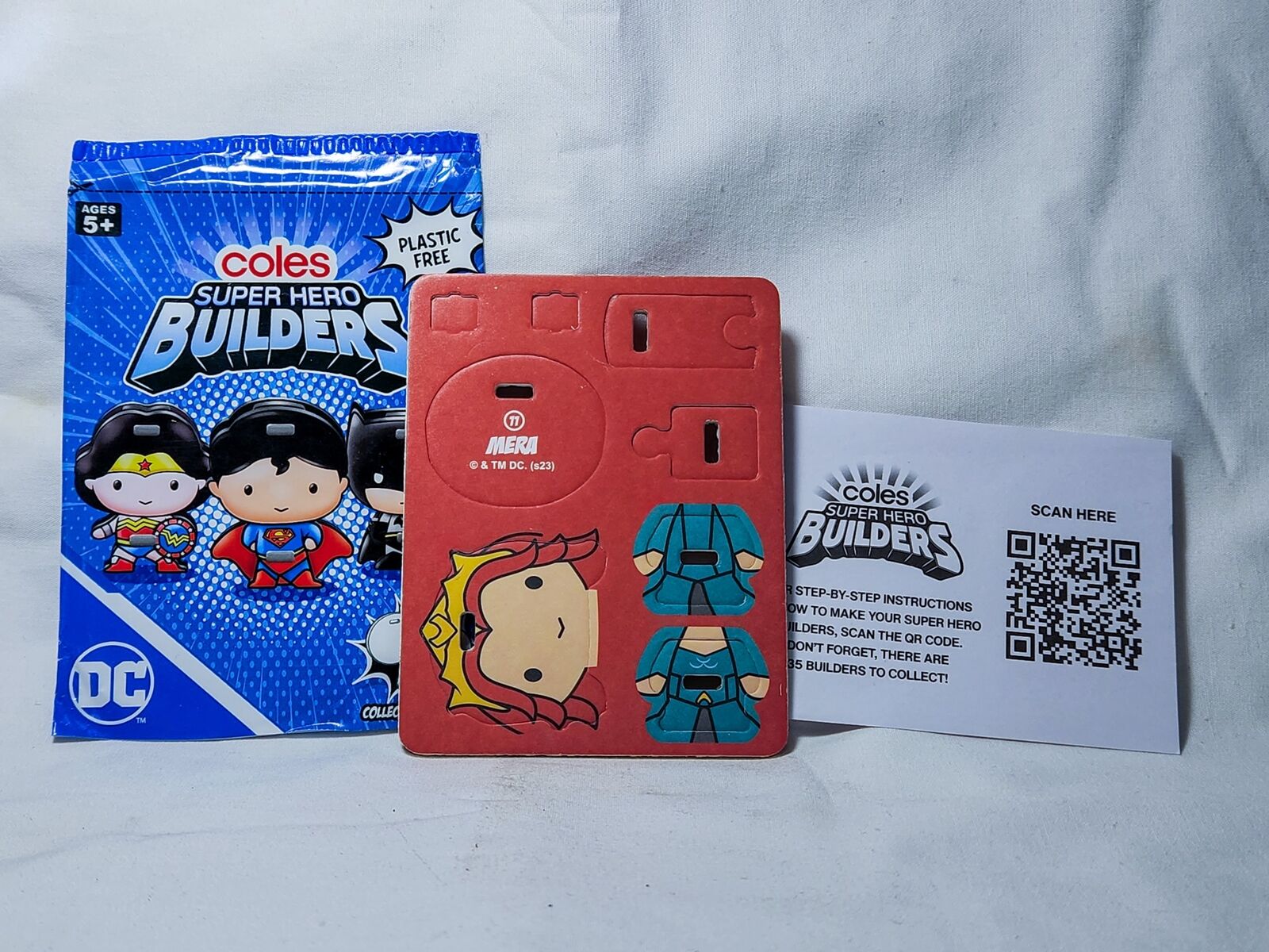 Coles DC Super Hero Builders Collectible Minifigure Card: MERA