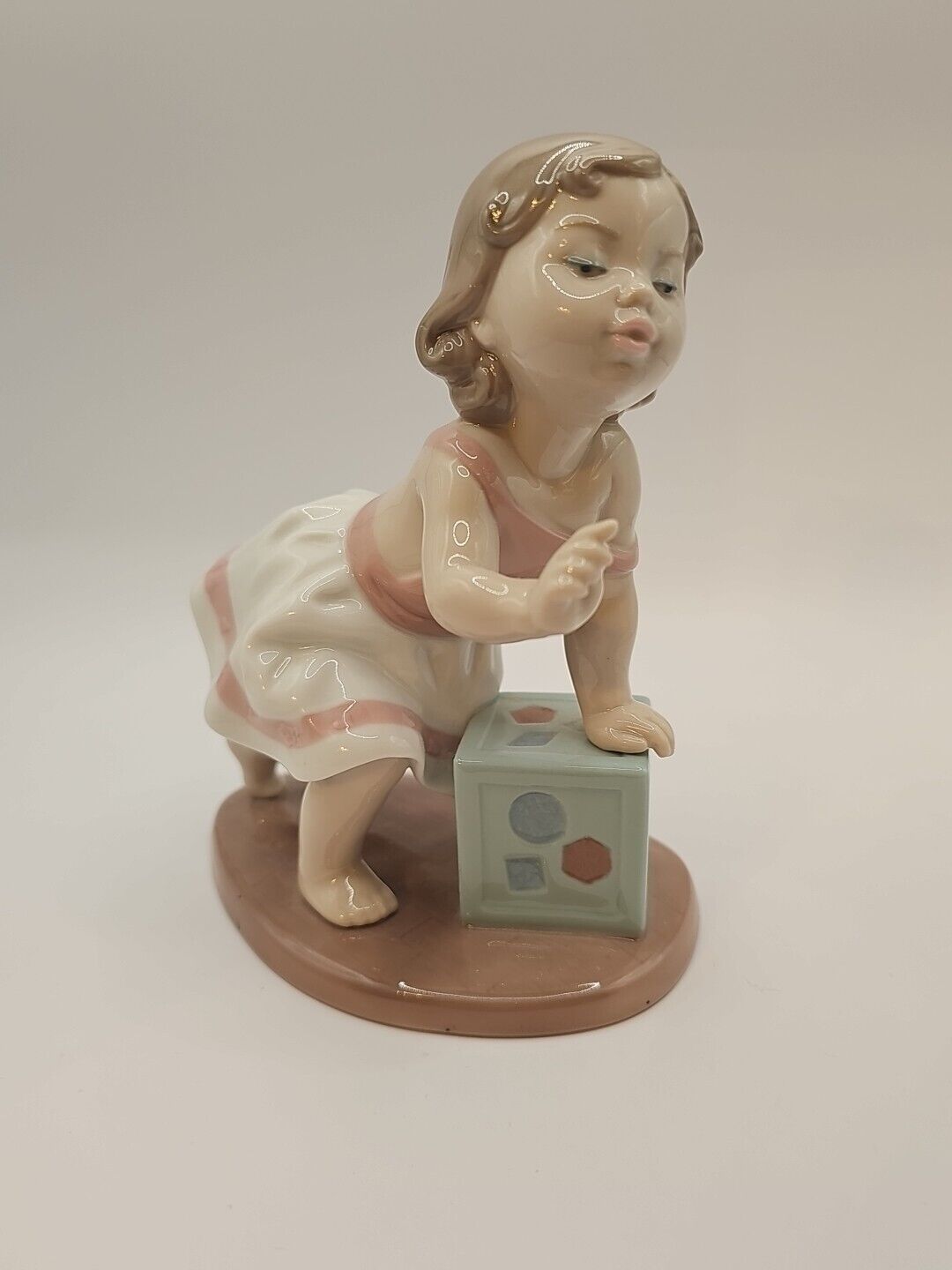  LLADRO Porcelain Figurine #6428 - MY FIRST STEP Baby Girl on a Block 