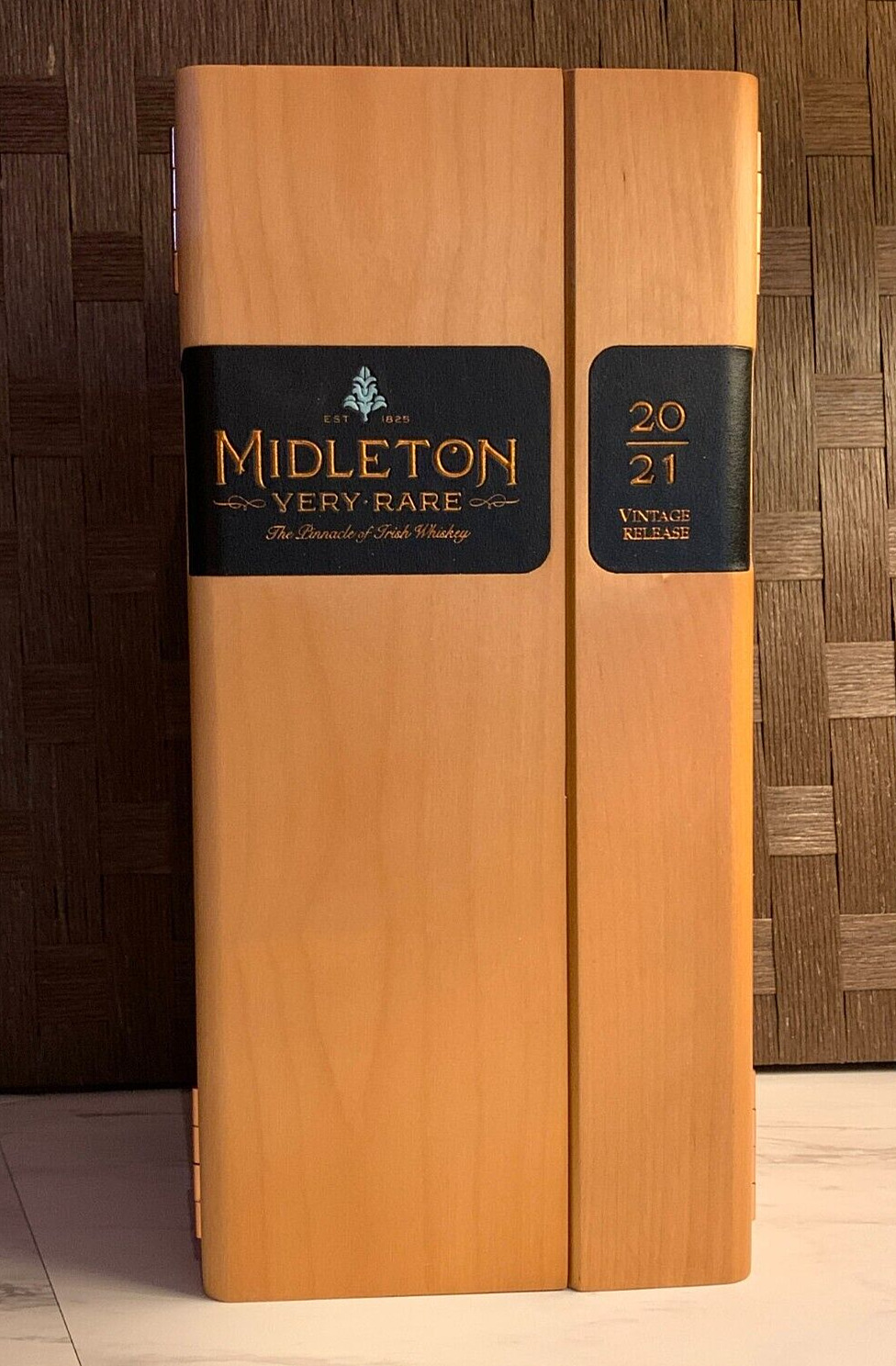 MIDLETON Very Rare Irish Whiskey EMPTY Wood Box w/Certificate 2021 VTG Release