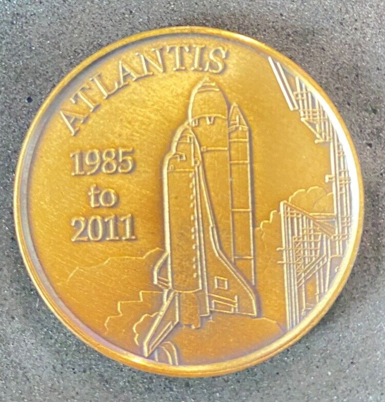 2011 Kennedy Space Center - Shuttle Atlantis Commemorative Coin 1985 TO 2011