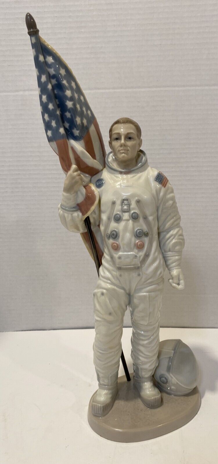 Lladro Vintage Apollo Landing #6168 Giant Leap For Mankind Astronaut Statue