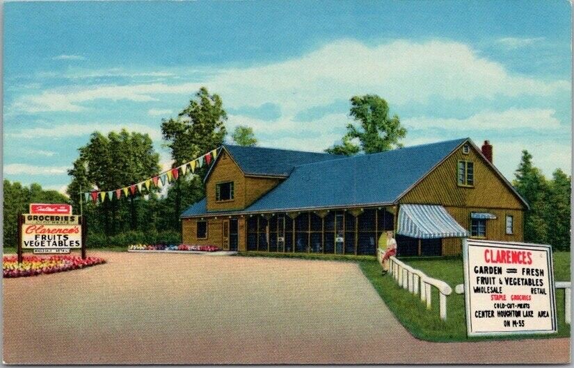 Houghton Lake, Michigan Postcard CLARENCE'S DRIVE-IN MARKET Route M-55 Roadside