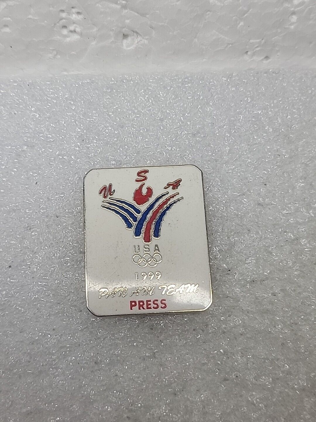Winnipeg 1999 Pan Am Games USA Pan Am Team Press media pin made by Aminco