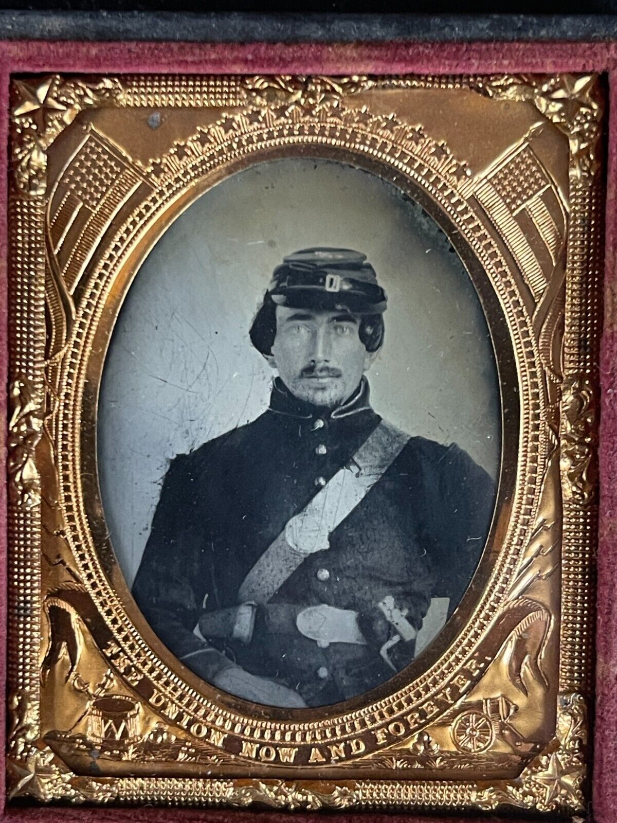Civil War Soldier Patriotic Foil PA Estate Ambrotype Photo 1/9 Plate