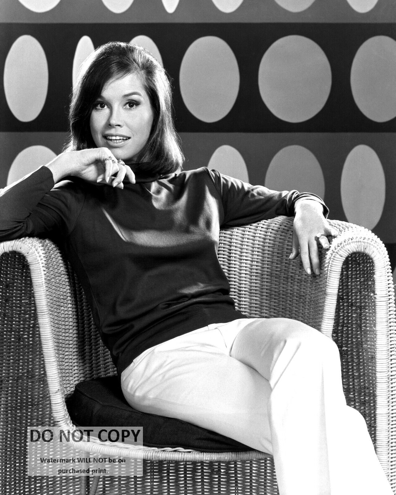 MARY TYLER MOORE - 8X10 PUBLICITY PHOTO (ZY-805)