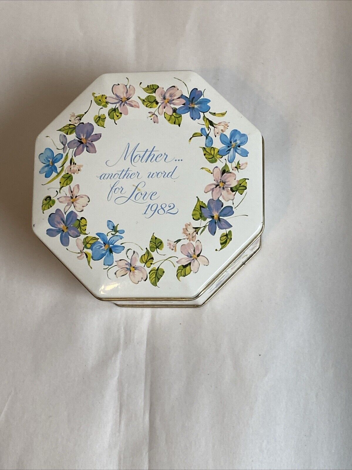 Avon Mother\'s Day Collectible Tin Vintage 1982 Metal Container  Floral Octagon