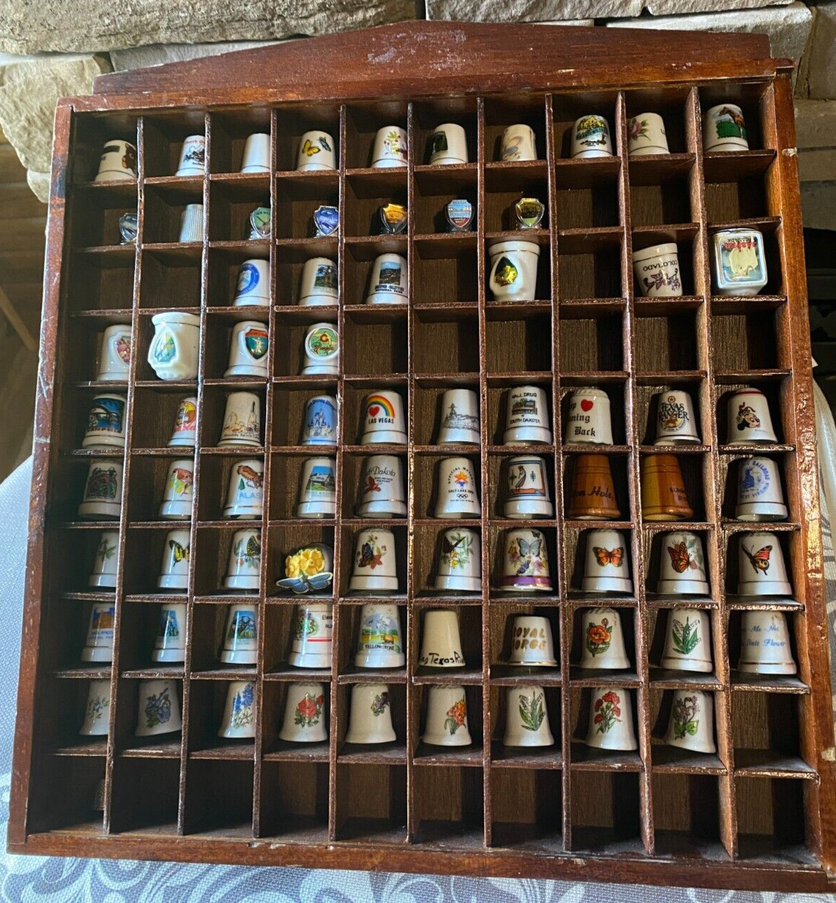 Vintage Wooden Display Case & Lot of 77 Thimbles Flowers, Butterflies, States