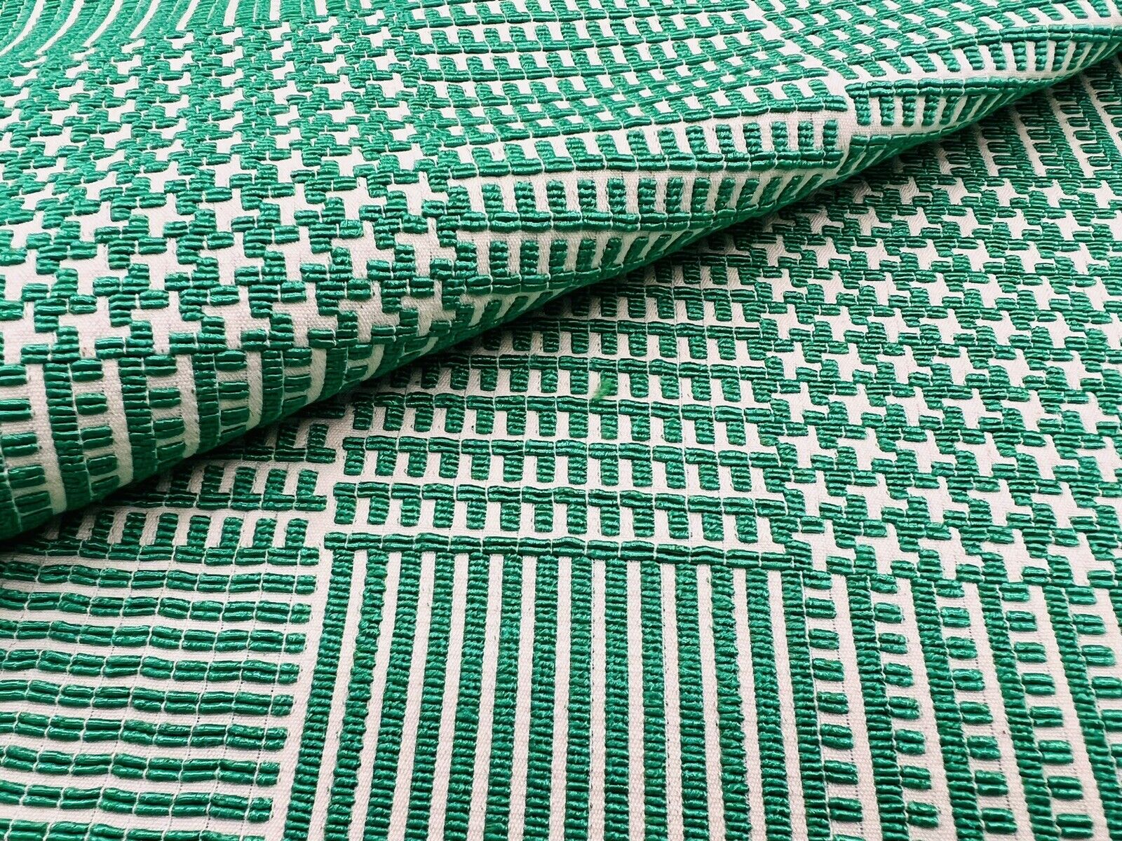 Gaston y Daniela Green Plaid Check Weave Uphol Fabric - Blixen / Verde 4.25 yds