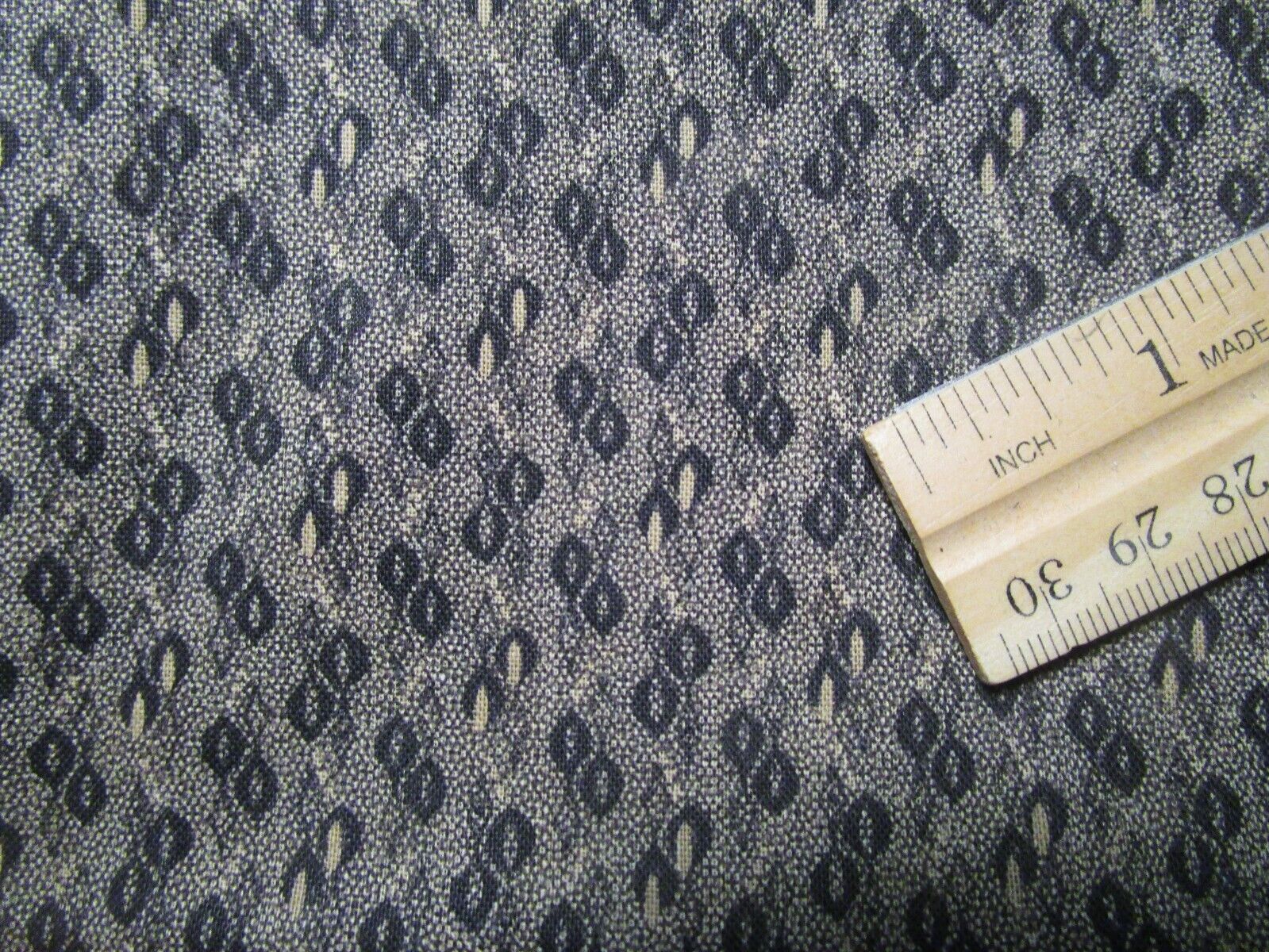 Antique fabric Grey/Black calico 34 1/2\