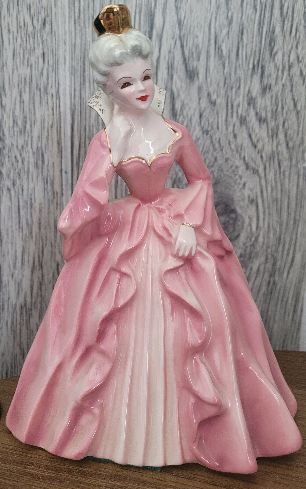 Vintage Florence Ceramics Her Majesty Figurine Mauve Pink  Dress Gold Statue
