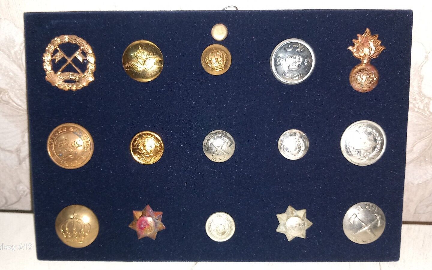 15 rare military buttons, for military uniforms of the Kingdom of Iraq.